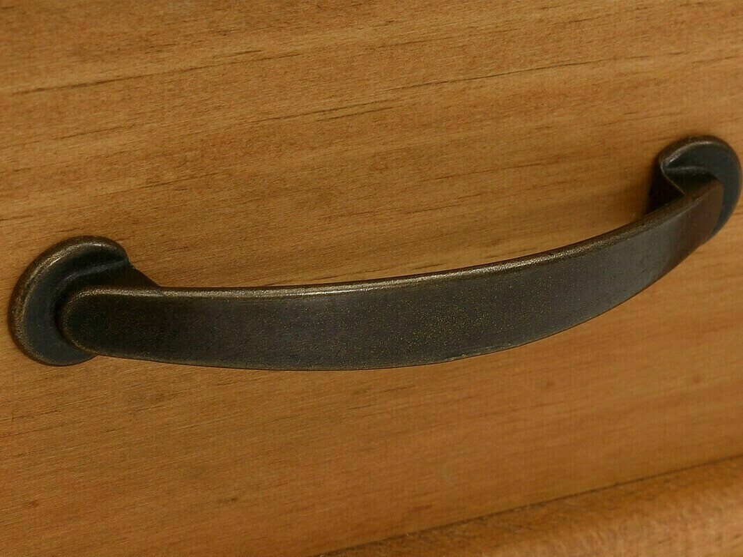 Lipasto Tolelio 104 (Valkoinen + Mänty)