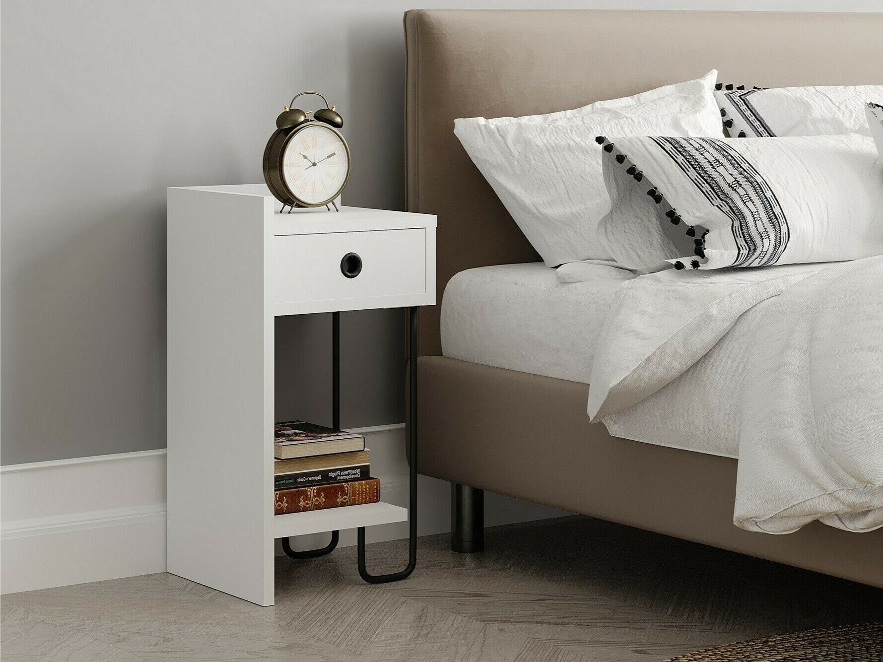 Yöpöytä Kailua 1524 (Valkoinen)