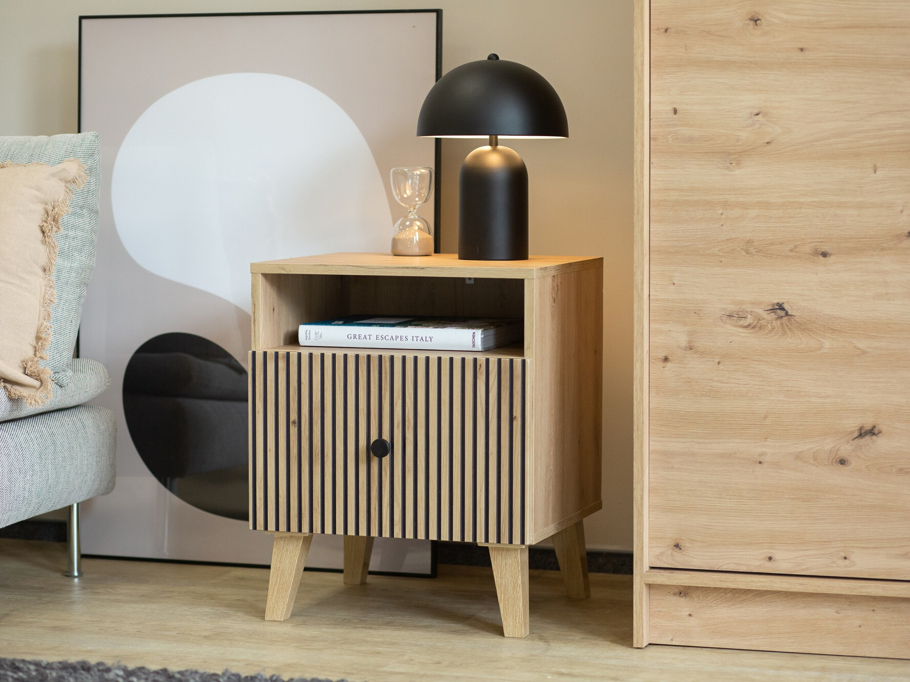 Yöpöytä Beltivi 106