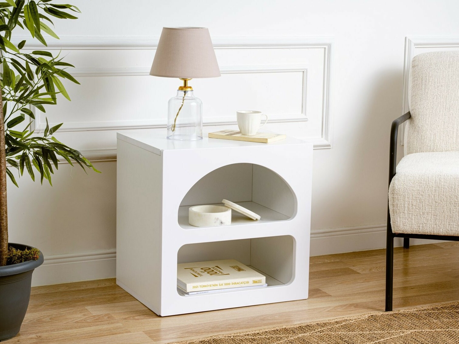 Yöpöytä Kailua 1824 (Valkoinen)