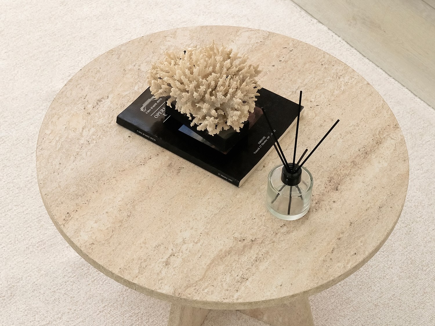 Sohvapöytä Kailua 1818 (Kevyt travertiini)