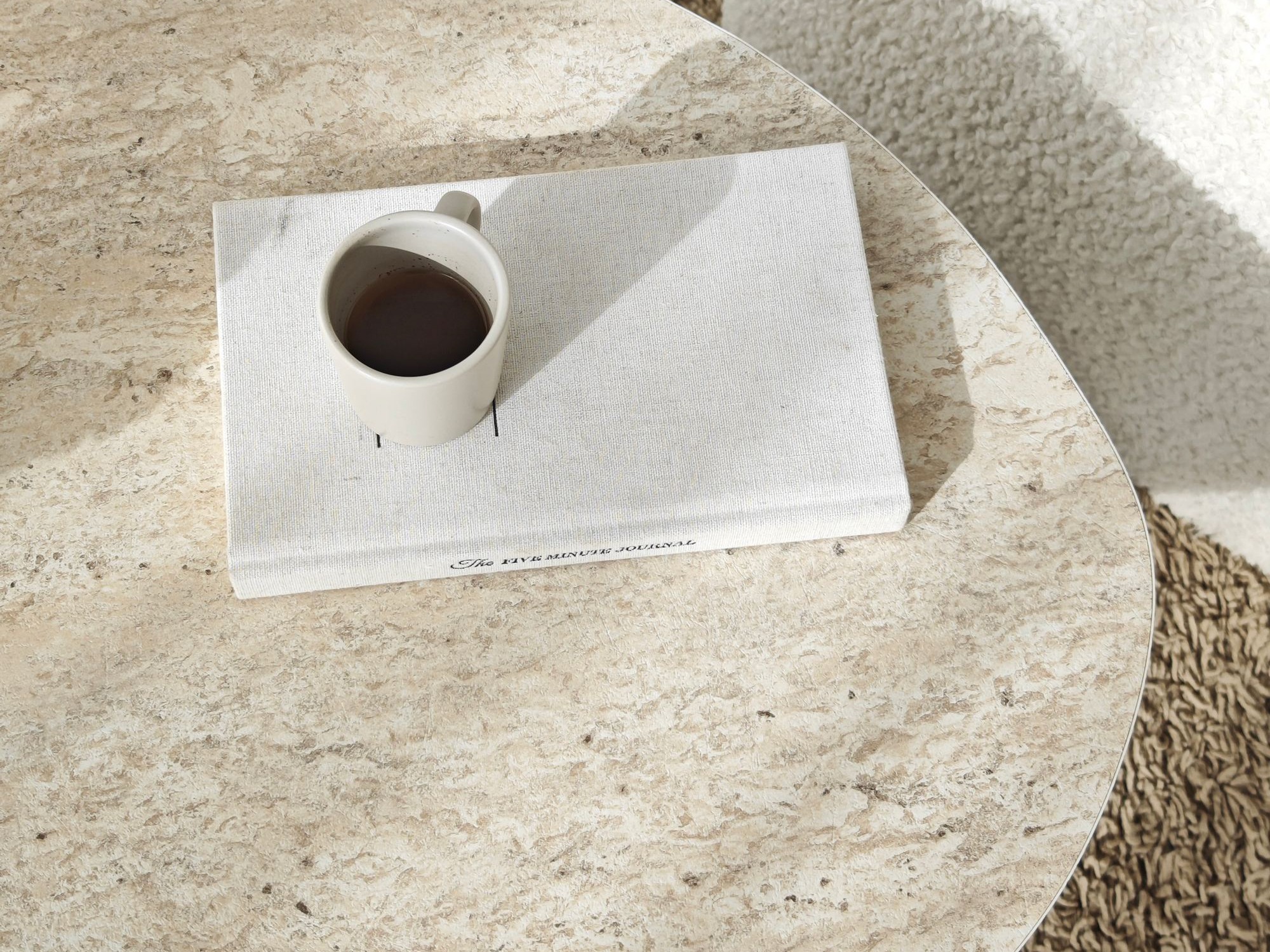 Sohvapöytä Kailua 2637 (Kevyt travertiini)