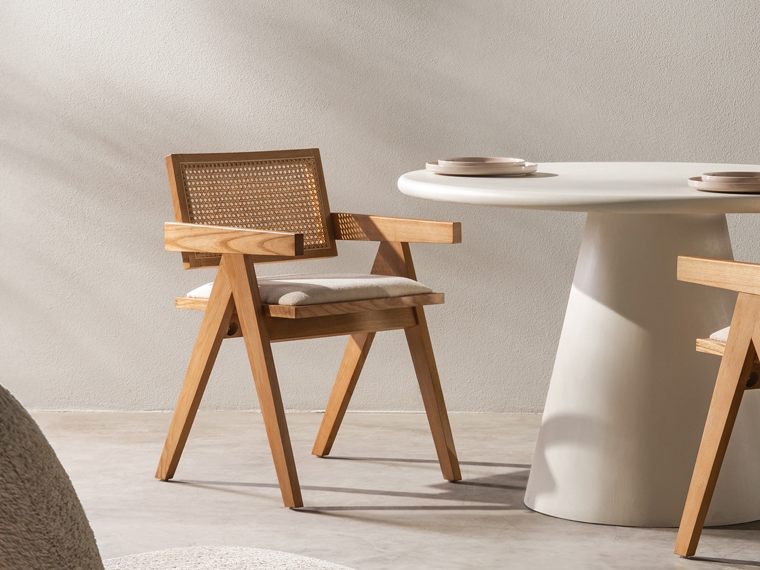 Tuoli Burleson 348 (Vaalea puu + Vaalea beige)