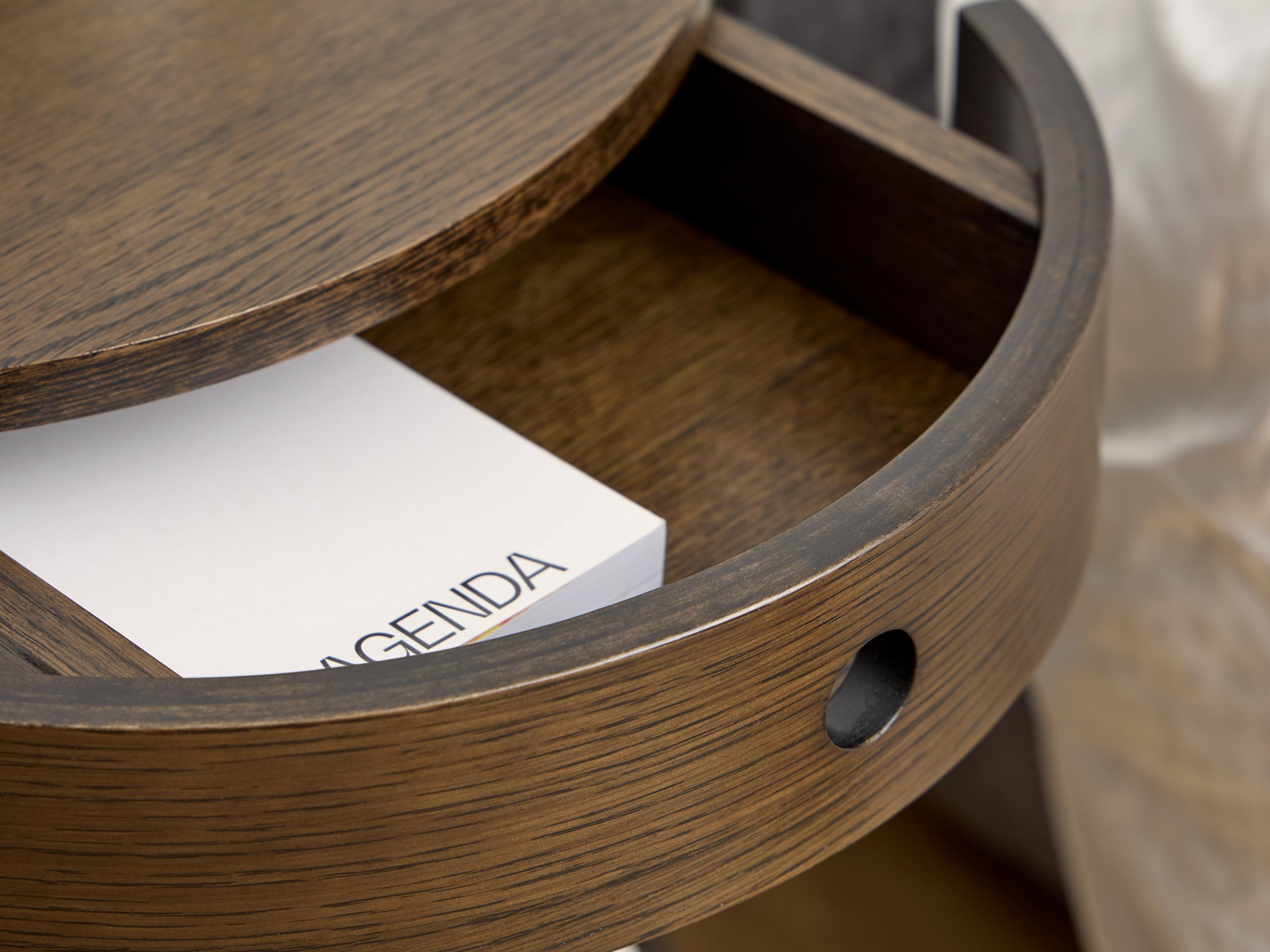 Yöpöytä Norsica 987 (Tumma tammi)