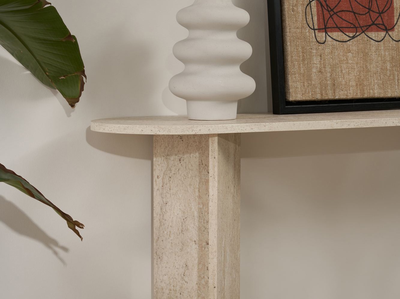 Konsoli Novato 133 (Kevyt travertiini)