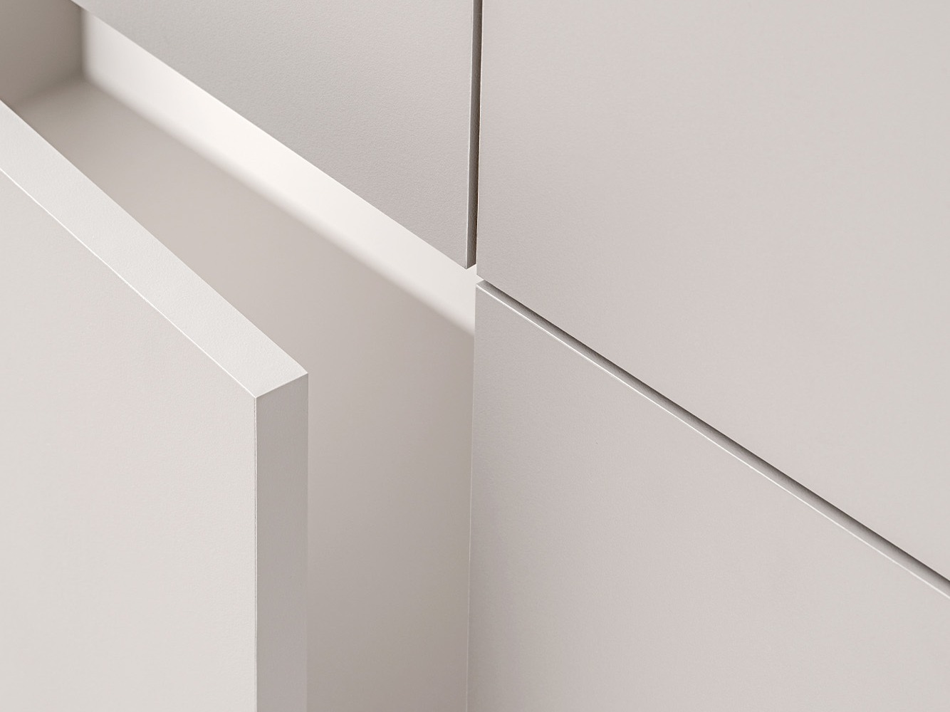 Lipasto Fivetri 102 (Valkoinen)