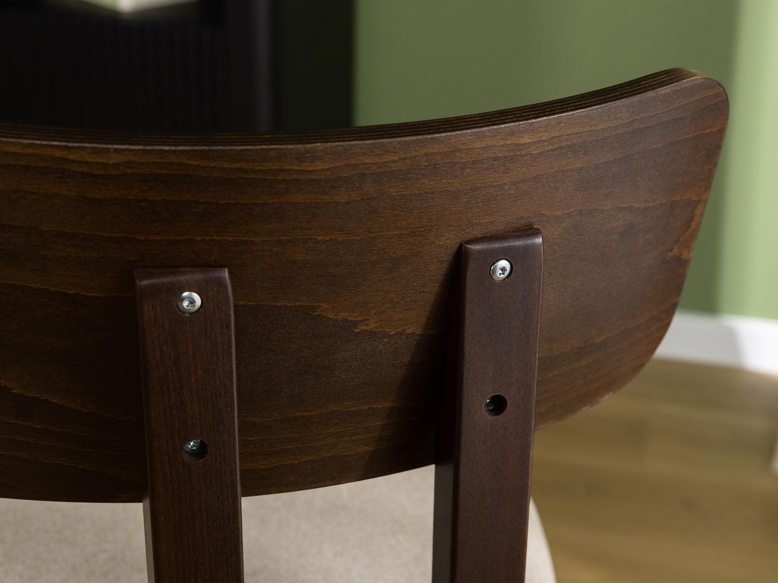 Tuoli Victorville 382 (Pähkinä)