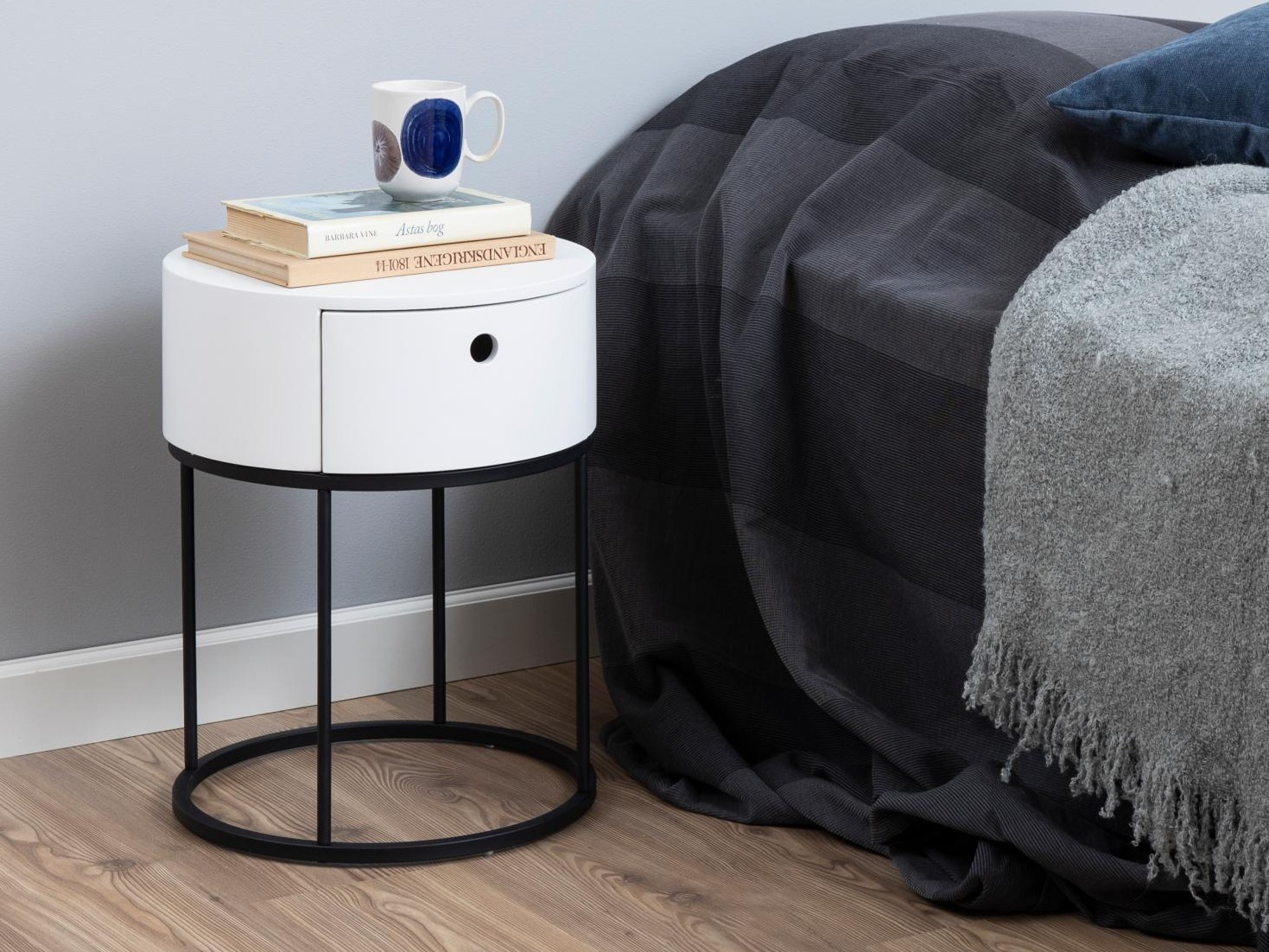 Sivupöytä Norsica 595 (Valkoinen + Musta)