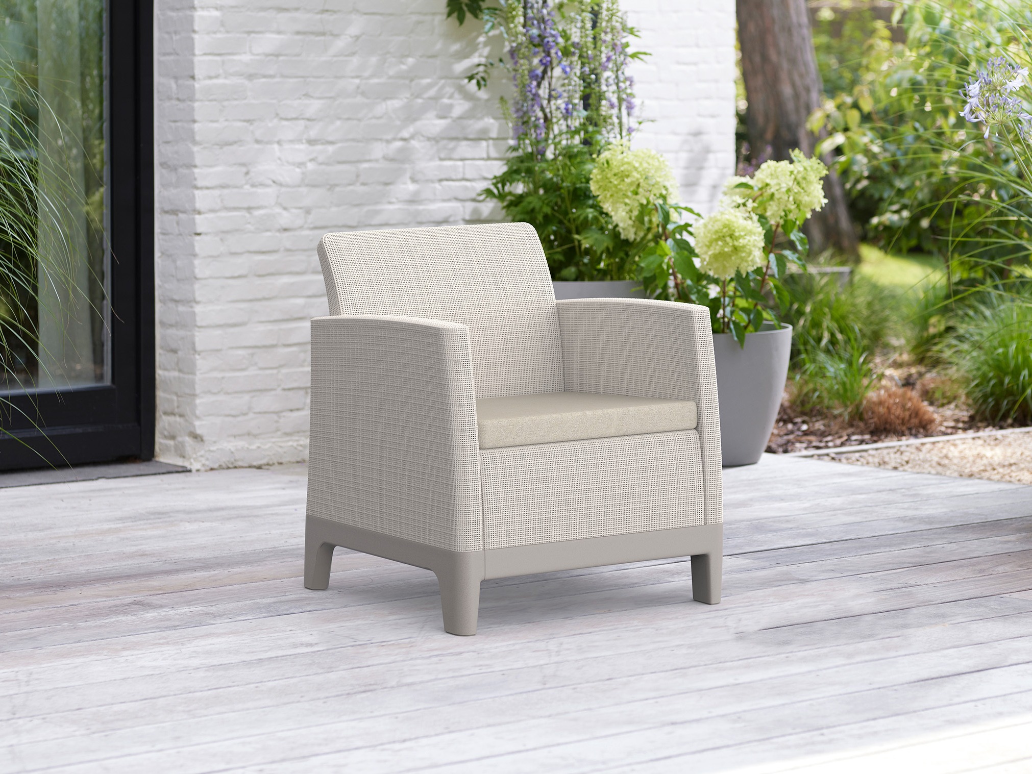 Ulkonojatuoli Forney 134 (Vaalea beige)